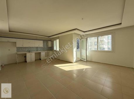 Pınar Mah.cam Kuleler Cvr 13 Yaş/120 M2 Net 2+1/2 Balkonlu Daire