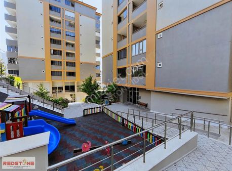 Redstone İdol'den Şemiklerde Site İçerisinde Kiralık 3+1 Daire