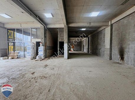 Remax Mavi'den Anayol Üzeri Tabela Değeri Yüksek 750 M2 Dükkan