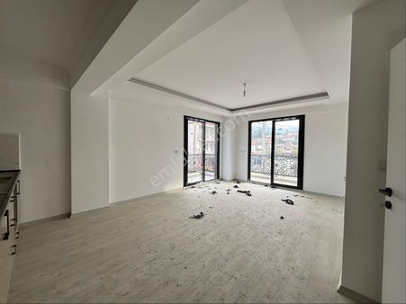 Seydikemer Merkezde Fırsat Satılık Ara Kat Geniş 1+1 Daire Sıfır Yapı