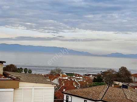Mudanya Merkezde Ayrı Tapulu Komple Satılık Bina