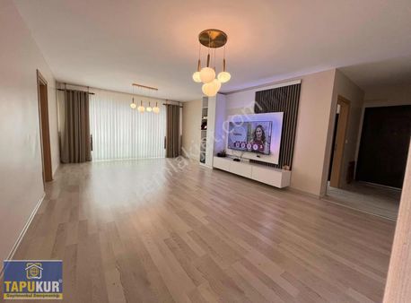 Fiyaka Esenşehir Sitesi Satılık 3+1 Tadilatlı Daire