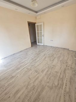 Baraj Mah De Herseyi Ayri Harika Daire