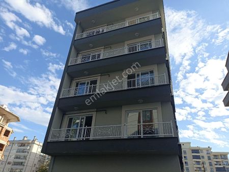 Altınordu Cumhuriyet Mahallesi'nde, yeni Şehir Hastanesi'ne Yürüme Mesafesinde sıfır 1+1 Daire