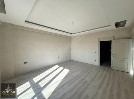 Kutlar'dan İbrahimli Vadi Park Manzaralı Geniş 4+1 Daireler.!!