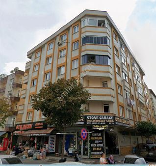 Bahçelievler Yenibosna Zafer M. 3+1 3.kat Asansör Otopark Dekorlu Satılık Daire