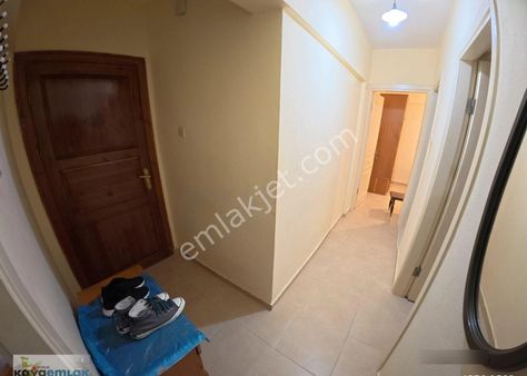 Denize 200 Metre Mesafede, Minibüs Yolunda, Masrafsız Satılık 2+1 Daire