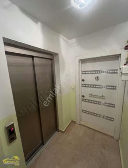 Kapalı Pazar Yakını Asansörlü 3+1