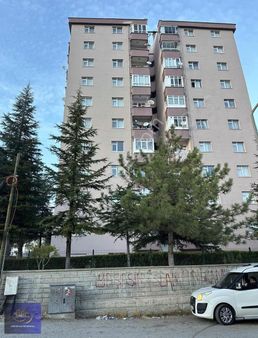 Bosnada Papatya Sit Satılık Bakımlı Geniş Lüks Arakat 3+1 Daire