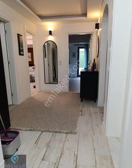 Ayvalık Aliçetinkaya'da Bahçeli Giriş Kat.2+1 Bakımlı Daire