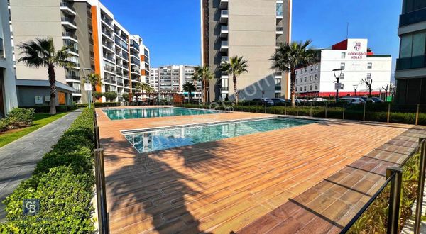 Ataşehir Modern 3'te 1+1 Eşyalı Satılık Daire