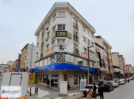 Sancaktepe'de 3 Katlı 460m² Köşebaşı Kurumsal Kiracılı 12 Yıllık