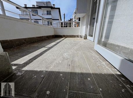 Kuvvet'ten Tramvaya 300 Metre Eşyalı Ve Kiracılı Satılık 1+1!