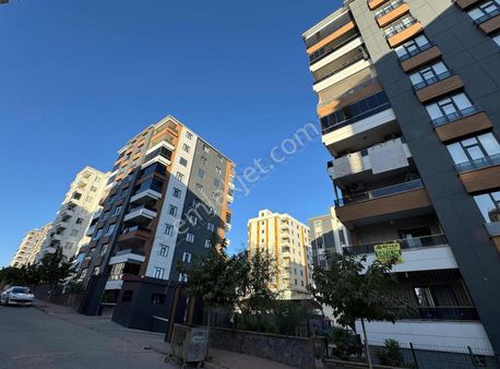 Burhan Kılınç'dan 3+1 Site İçerisinde Geniş Bakımlı Lüx Daire