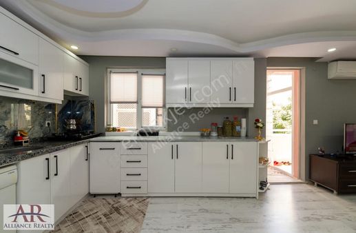 Kışla Mahallesi Güllük Ptt Karşısı Denize Yakın Full Eşyalı 1+1