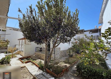 Kuşadası Kadıkalesinde Denize Yakın 3+1 Masrafsız Satılık Villa