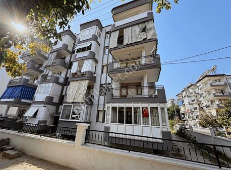 Menderes Caddesi Üzeri Kiralık 3+1 Daire