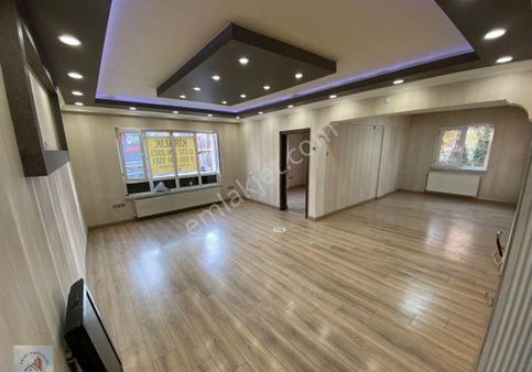 Polat Kardeşler Emlak’ta Etimesgut Merkezde 6 Odalı Ofis