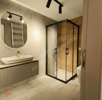 Ukeb,amerikan Koeji Ve İnönü Cadde Yanı Bahçeli Otoparklı