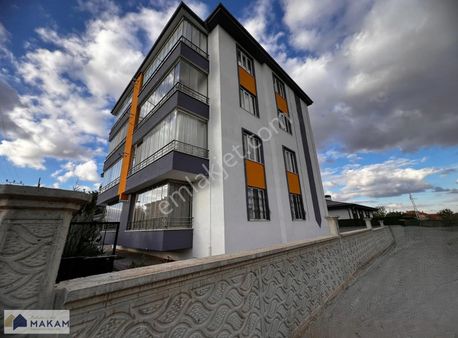 Şelale Caddesinde 2+1 Satılık Bakımlı Daire