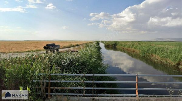 Karakaya'da Sulanır Müstakil Tapulu 32.000m2 Tarla