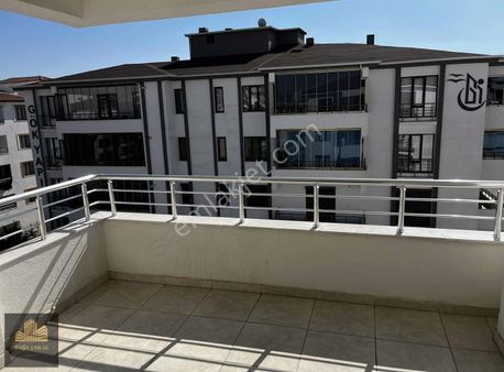 Paşa Emlaktan Ataşehir Mahallesinde Satılık 3+1 Daire