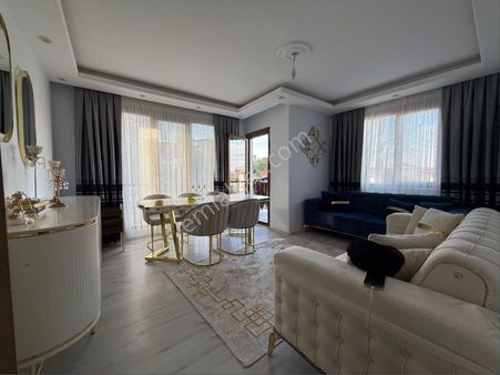 Sancaktepe Yunus Emre Mah. De 3+1 Üstdubleks Satılıktır