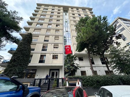 Çiftehavuzlar Sahilde Prestijli 2+1 Balkonlu Boş Daire