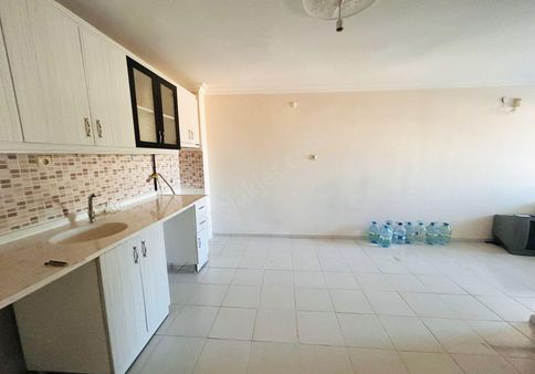 Misket'te Cadde Üzerinde Asansörlü Binada 120m2 Daire..!