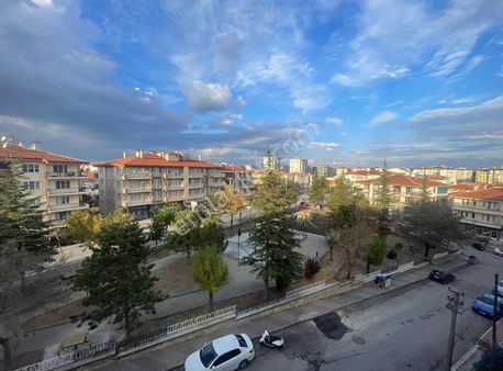 Kulaç Emlaktan Kiralık Lüks Daire 3+1 120m2 Asansörlü