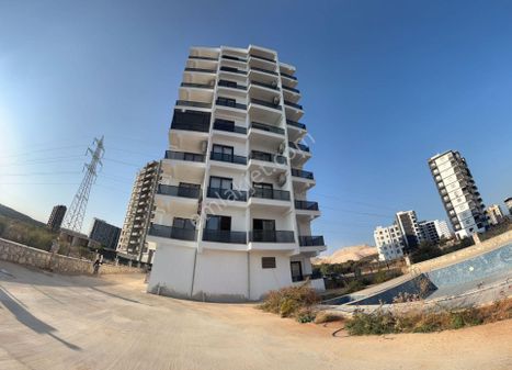 Erdemli Ayaş'ta Çift Balkonlu Deniz Manzaralı 1+1 Eşyalı Daire