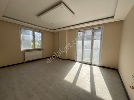 Çayırova Atatürkte Satılık 3+1 Ara Kat Yüksek Kredili