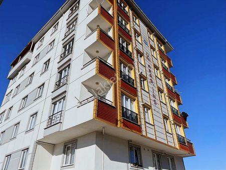 Akdoğanlardan İstasyonda Arakat Ön Cephe İskanlı Satılık 2+1