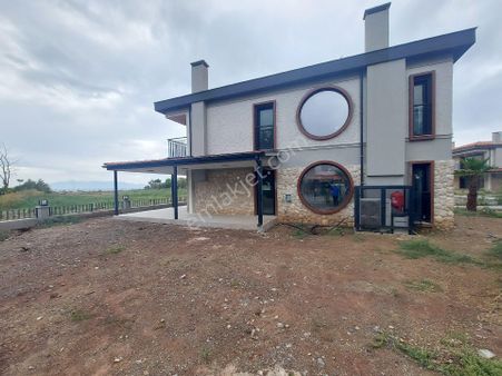 Seferihisar Doğanbeyde Satılık Deniz Manzaralı 3+1 Villa !!!