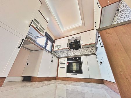 🌀gültaş Emlaktan Akçayda Satılık 4+1 Otoparklı Geniş Bahçeli Verandalı Villa