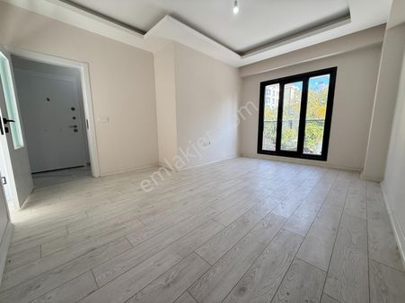 Focustan Fırsat Fiyatta,geniş,sıfır,minibüs Caddesine Komşu 2+1