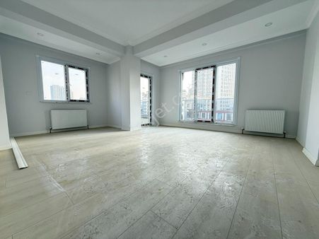 Focustan Merkezi Konumda, Sıfır, Ultra Geniş, Cadde Üzerinde 4+2