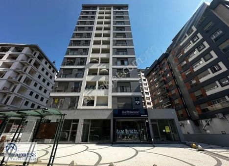 Minübüs Caddesi Üstünde Oturuma Hazır Balkonlu 3+1