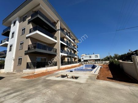 Aksu Güzelyurt Mah 0 Daire 1+1 Açık Otopark Açık Havuz.