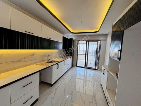 Delen Gayrimenkulden Alparslanda 3.5+1 Ultra Lüks Dairler