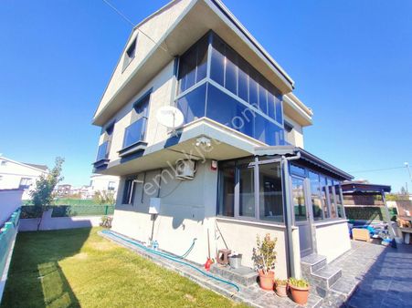 Yeniçiftlik Merkezde Havuzlu Altyapılı Masrafsız Müstakil Villa.