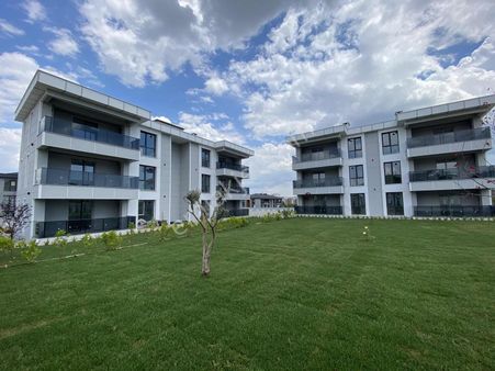 Tuğradan Hürriyet Mahallesinde Butik Sitede 2+1 Satılık Daire