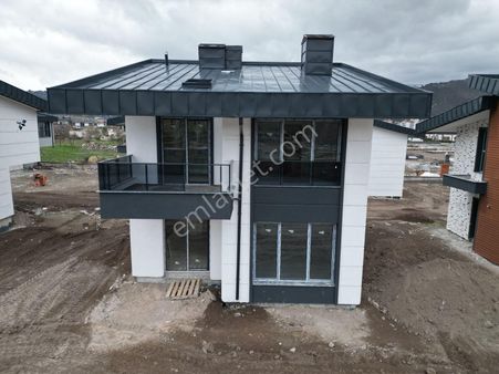 Eğribucak'da 4+1 Satılık Villa Zirvevip Gayrimenkulden