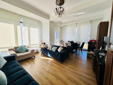 Erenköy'de Hacı Hakkı Bey Sokakta Balkonlu 1 Yıllık 3+1