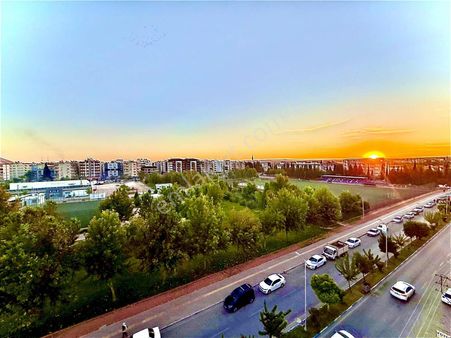 Ayalp'ten Top Sahası Civarı 3+1 Satılık Daire!