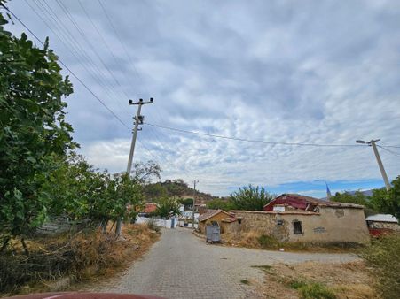 Dikili De Köy Evi İmarlı Yatırıma Uygun Satılık Arsa