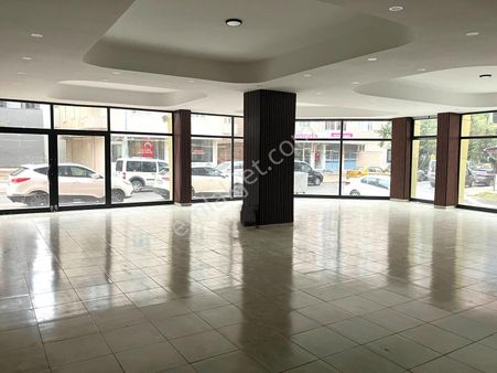 🏢 Satılık Köşe Dükkan – 303 M² Brüt – Ana Caddeye Çok Yakın Konum!