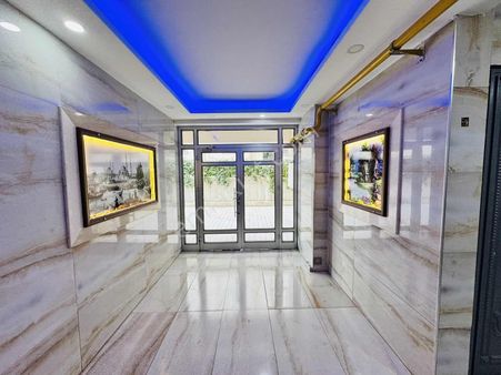 Demir Emlak'tan Kiralık Karşıyakada 4 Odalı Daire