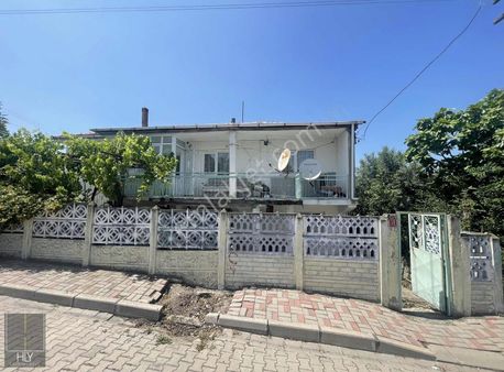 Hly Gayrimenkul'den Arsa Fiyatına Satılık Müstakil Ev