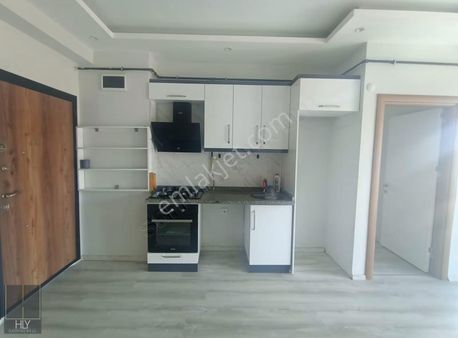 Hly Gayrimenkul'den Mehmetçik Caddesi Üzerinde 2+1 Satılık Daire